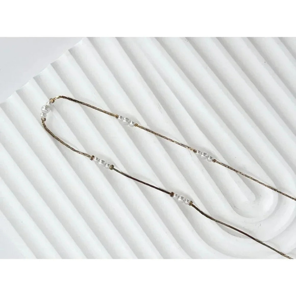 Pearl & Gold Toned Vintage Minimalist Dainty Cobra Chain Necklace - 17.5" - Picture 4 of 9